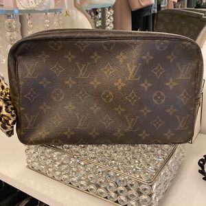 Louis Vuitton Trousse Toilette 28